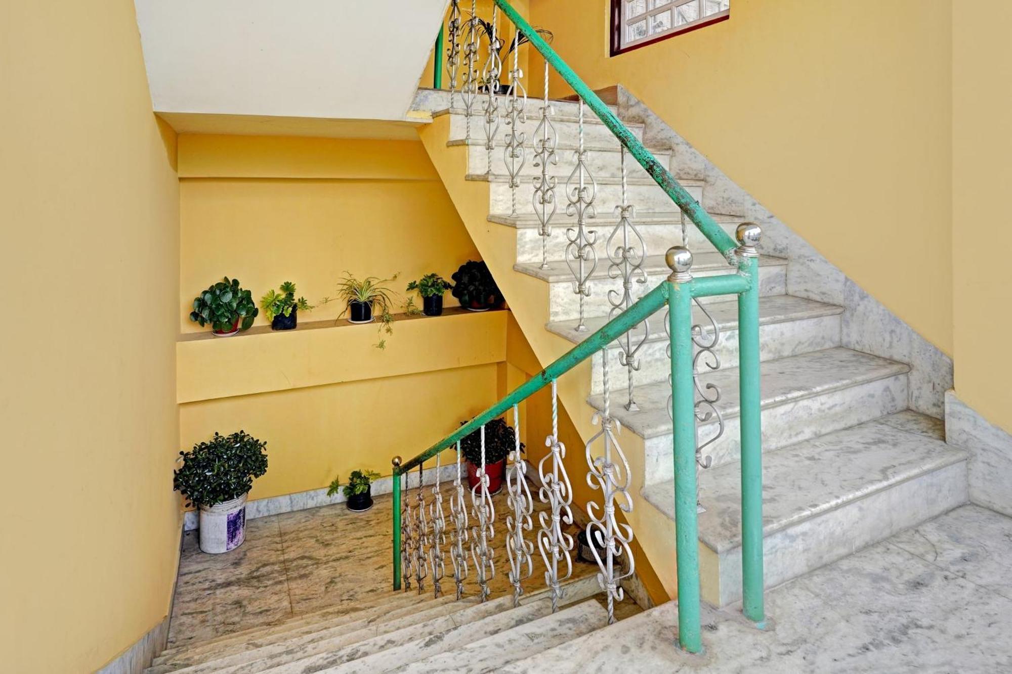 Capital O Basera Resort Padamchen Ngoại thất bức ảnh