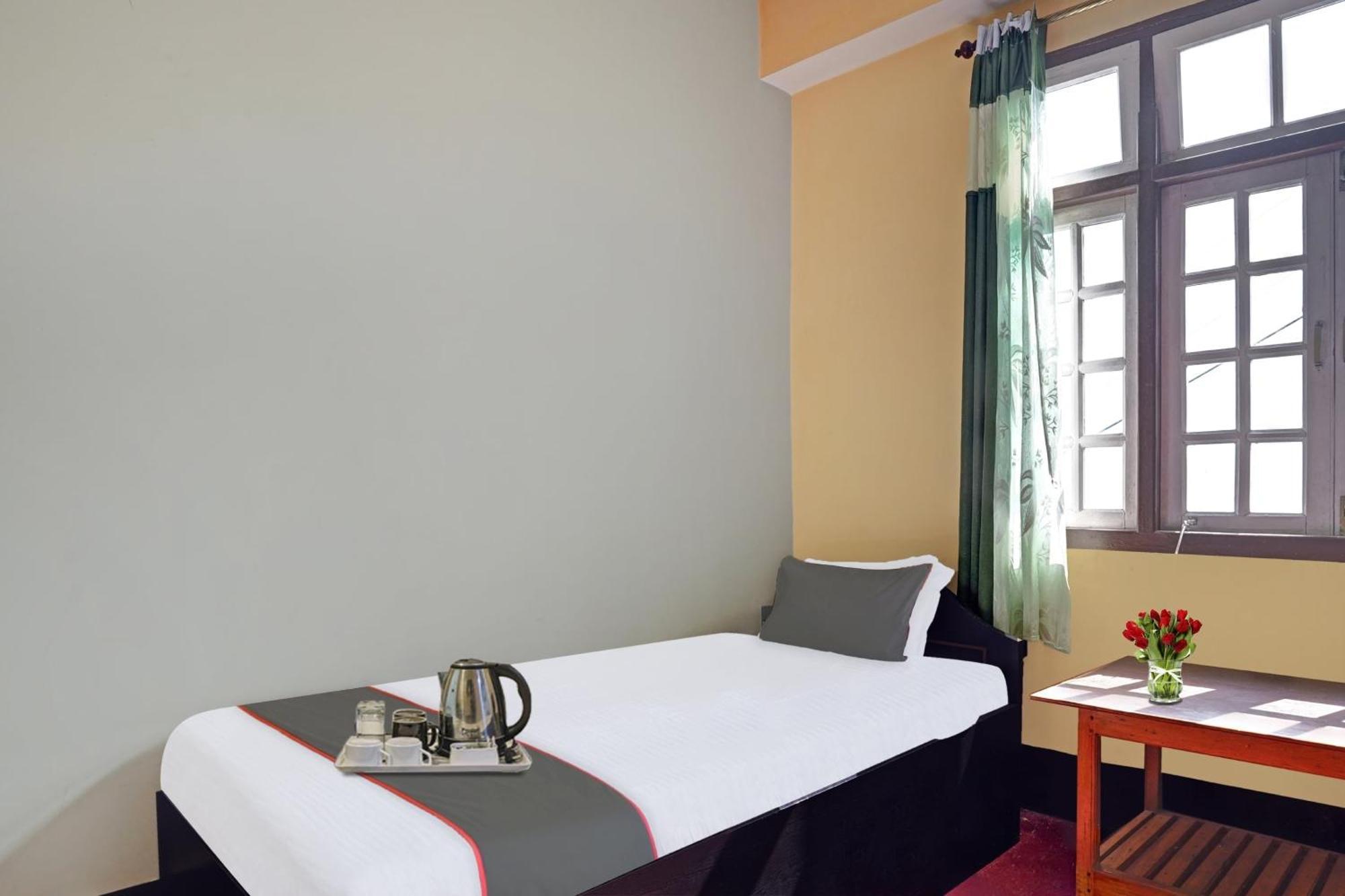 Capital O Basera Resort Padamchen Ngoại thất bức ảnh